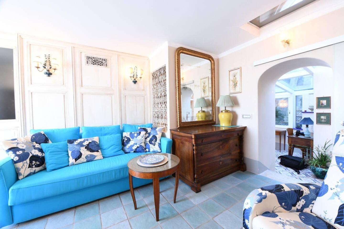 Perla Nel Blu Villa Affacciata Sul Mare กองกาเดมารีนี ภายนอก รูปภาพ